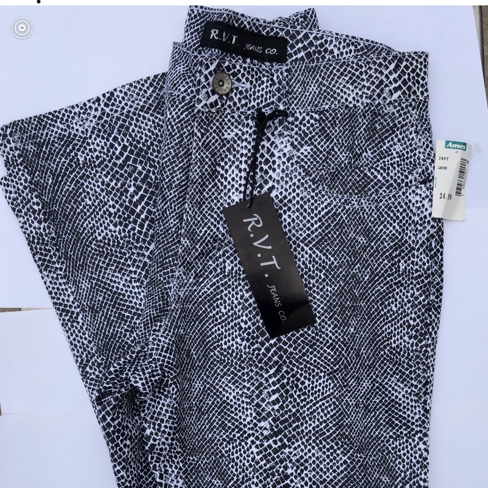 Snake print Jeans 🔥2 for $10🔥